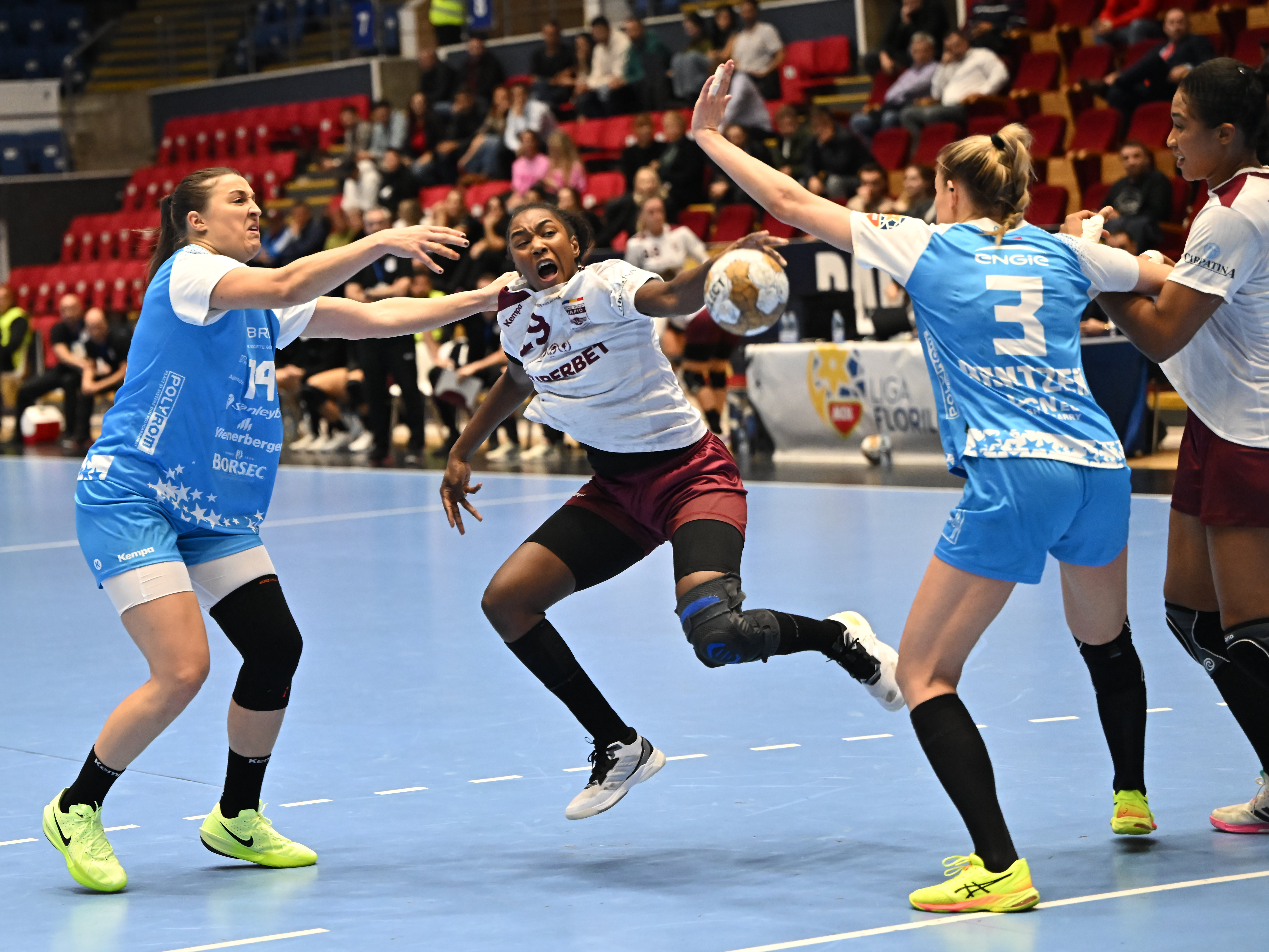 CSM București - Rapid 29-24 (15-12) | Moreschi, parade senzaționale &icirc;n derby-ul transmis de Pro Arena și VOYO